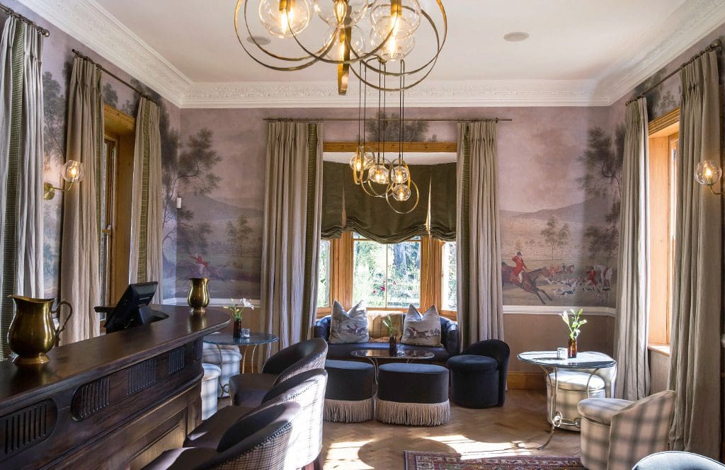 bar-area-Hartford-House